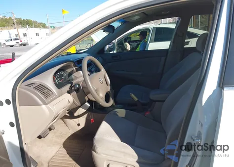 2004 Toyota Camry Le from USA, damaged, VIN 4T1BE32K14U375173